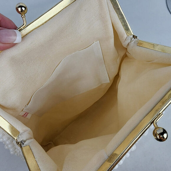 Vintage Hong Kong White Beaded Kiss Close Purse - Picture 9 of 10